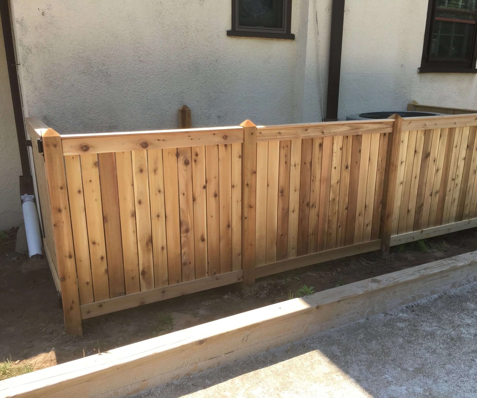 Wood fence installation in El Paso, Texas
