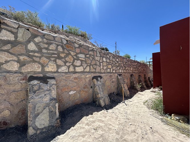 Privacy stone retaining wall in El Paso, TX